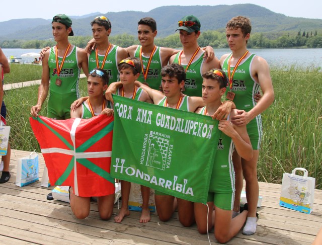 ocho cadete banyoles 2015